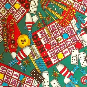 Bingo bowling face mask with filter pocket